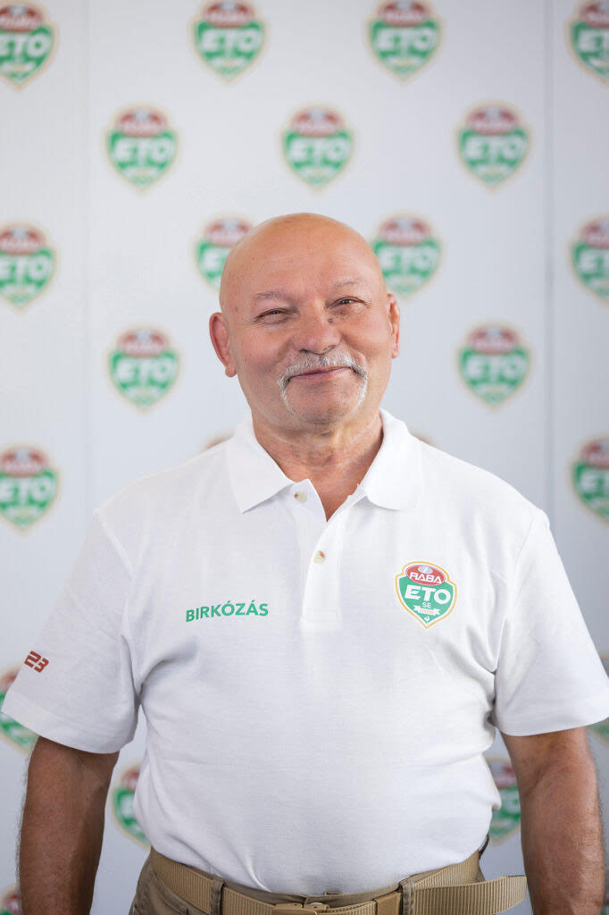 Csaknem 60 évnyi tapasztalatát adja át a mester